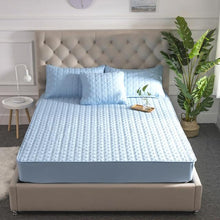 Load image into Gallery viewer, Hypoallergenic Waterproof Mattress Cover
