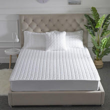 Load image into Gallery viewer, Hypoallergenic Waterproof Mattress Cover
