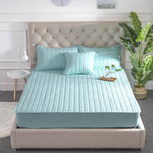Load image into Gallery viewer, Hypoallergenic Waterproof Mattress Cover
